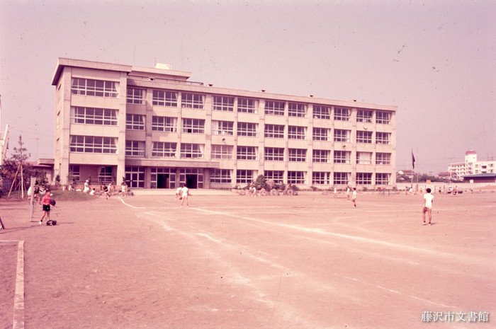 藤沢市文書館 写真